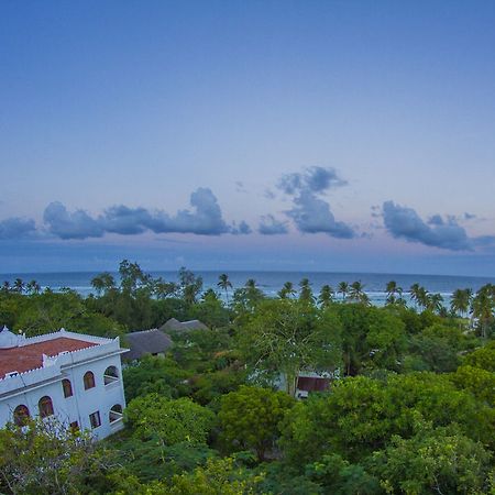 Hill Park Hotel - Tiwi Beach Exterior photo